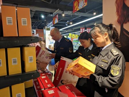 永新縣市場監督管理局加強電熱毯質量安全督查，護航冬日民生用電安全